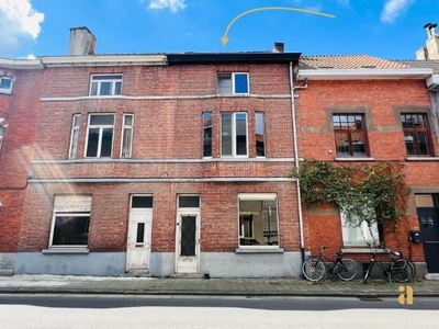 Karaktervol en ruim wonen in rustige fietsstraat nabij Gent