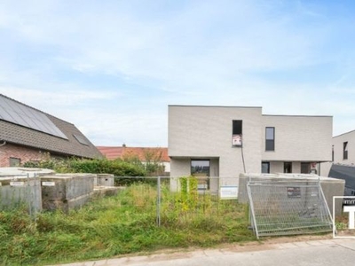 Nieuwbouw halfopen bebouwing Gavere met carport!