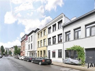 Prachtige herenwoning te Zurenborg!