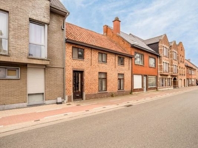 Te koop op te frissen woning in sint-Gillis-Waas