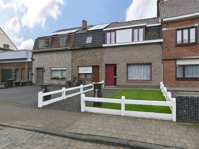 Te moderniseren woning: 3 slpks, tuin en garage, leuke buurt