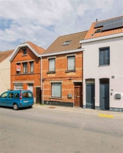 Te renoveren rijwoning te koop in Destelbergen