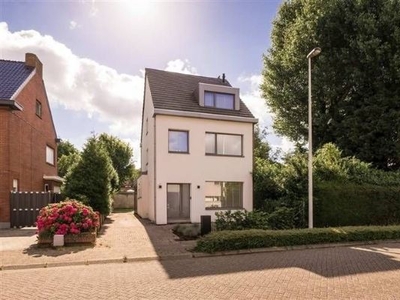 Vernieuwbouwwoning in rustige woonwijk!