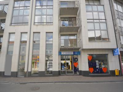 Handelsgelijkvloers te huur centrum Waregem