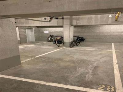 Ondergrondse autostaanplaatsen/berging in nieuw complex