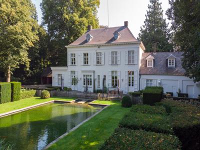 EXCLUSIEVE WONING EN PARKDOMEIN BERGENHOF