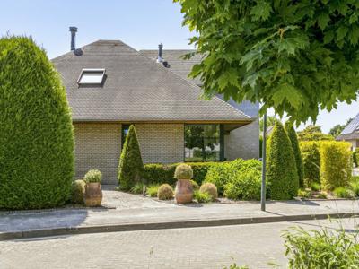 Prachtige villa op toplocatie met 785m²grond 4 slp & 2 badk!