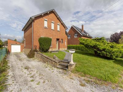 Villa met 3 slaapkamers, garage en tuin