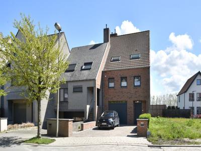 Aangename bel-étage woning met open zicht op de nieuwe Golf