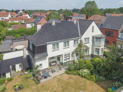 Karaktervolle burgerwoning in belle époquestijl