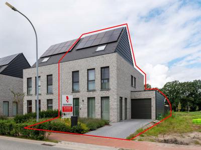 Nieuwbouw met 5slk en 2bdk op 380m²