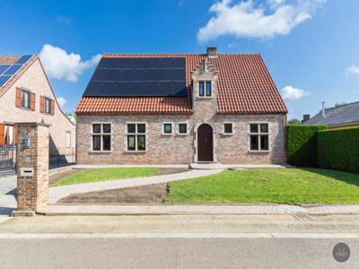 Prachtig onderhouden villa met grote garage