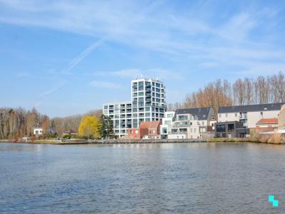 Rustig en groen gelegen tweeslaapkamer appartement met 2 ...