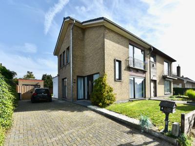 Rustig gelegen woning met veel mogelijkheden voor 419.000...