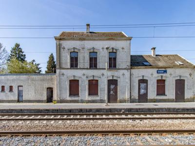 UNIEK - te renoveren, oud passagiersstation.