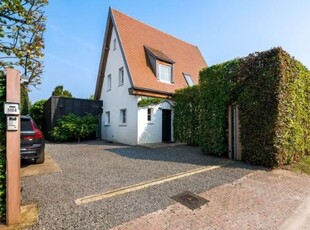 Ruime villa met tal van mogelijkheden op ca. 1000 m²