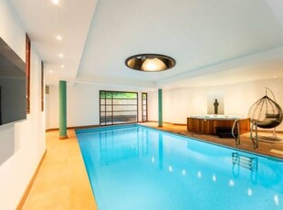 Villa 4/5 ch. piscine intérieure, sauna, jacuzzi et studio