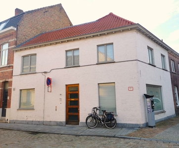 Authentieke gezellige Brugse hoekwoning