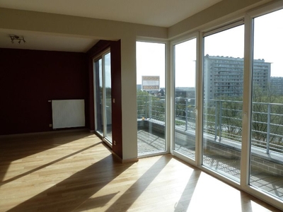 Luxueuse Penthouse dicht bij de Europese School met zicht.