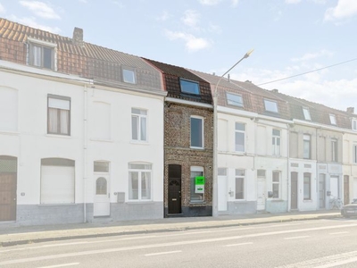 Te koop residentiele woonst met 4 slaapkamers te Kortrijk!