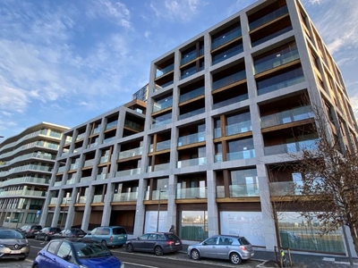 Unieke flat met frontaal Scheldezicht op Kaai in Antwerpen