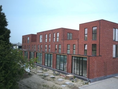 Energiezuinige nieuwbouw 4 kamers, tuin en parkeerplaats Mariakerke( Gent)