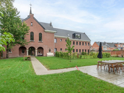 Unieke penthouse in het centrum met twee slpks in Priorij