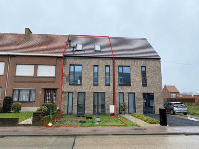 Luxueuze gemeubelde nieuwbouwwoning met 3 slaapkamers en tuin