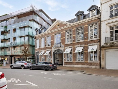 High-end afgewerkte kantoren van 510 m² met P op de Haver...