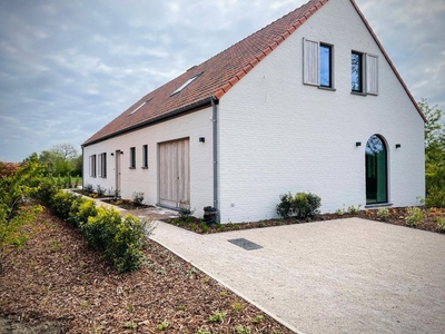 Nieuwbouwwoning met grote tuin nabij Leuven (5 kamers)