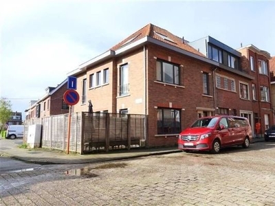Ruim duplex appartement met apparte studio te huur in Gent