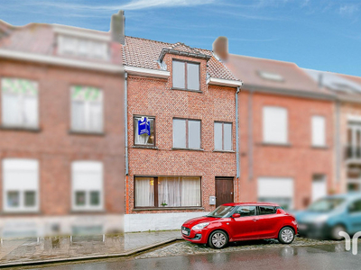 Stevige woning te Sint-Andries