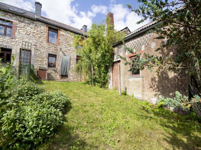 Dorpshuis met 4 slaapkamers en tuin op het zuiden