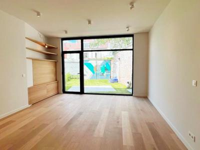 Exclusieve nieuwbouwwoning met 4 slaapkamers en tuin