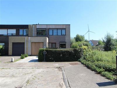 Gerenoveerde HOB met 3 slaapkamers en grote tuin