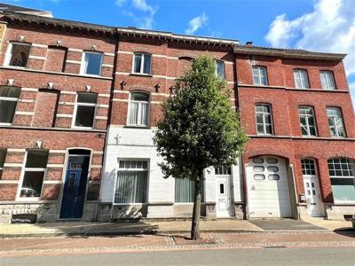 GROTE TE RENOVEREN BURGERWONING met STADSTUINTJE en 5 SLK, P