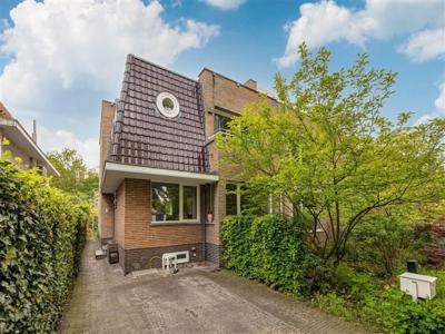 Halfopen interbellum woning met 3 slaapkamers