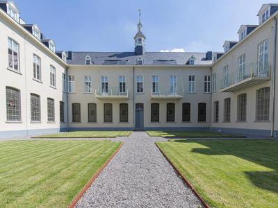 Karaktervol, luxe appartement in gerestaureerd historisch ab