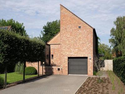 Lichtrijke architecturale woning van architect Paul Schonber