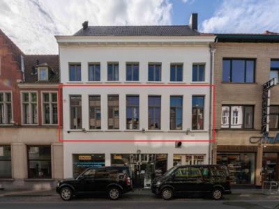 Ruim 3-slpk-app. (168m²) + terras (30m²) nabij Vrijdagsmarkt