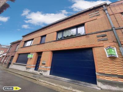 RUIME WONING MET GARAGE EN RUIM TERRAS