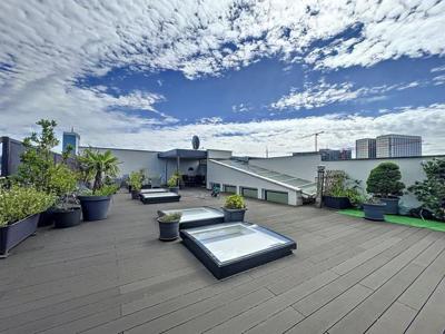 Schitterend penthouse met 150m² terras en parkeerplaats