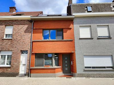 Volledig gerenoveerde woning op topligging, 3 slpks, tuin