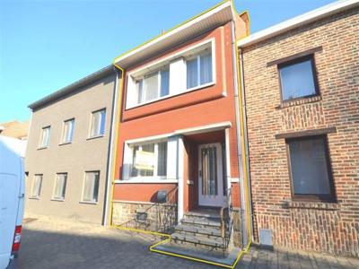 WONING MET 4 SLKS OP EEN PERCEEL VAN 9A46CA