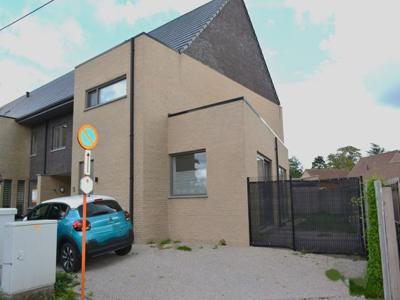 Woning met tuin nabij Donkmeer