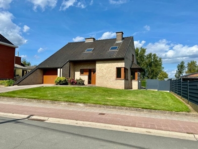 Ruime lichtrijke woning te huur