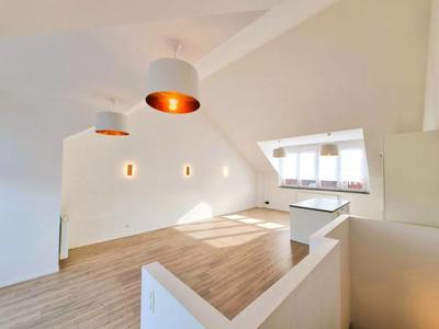 Verhuurd ! MONTGOMERY - 3-slaapkamer penthouse duplex met te