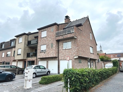 Appartement met 2 slaapkamers, garage en zolderberging