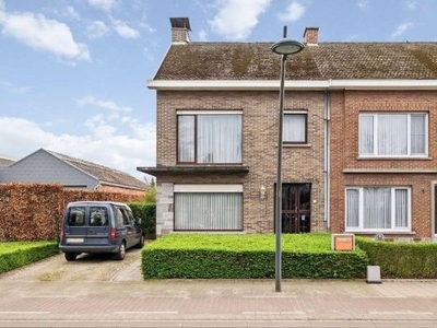 Beversesteenweg 520, 8800 Beveren, Roeselare