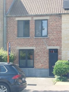 Verzorgde rijwoning te huur